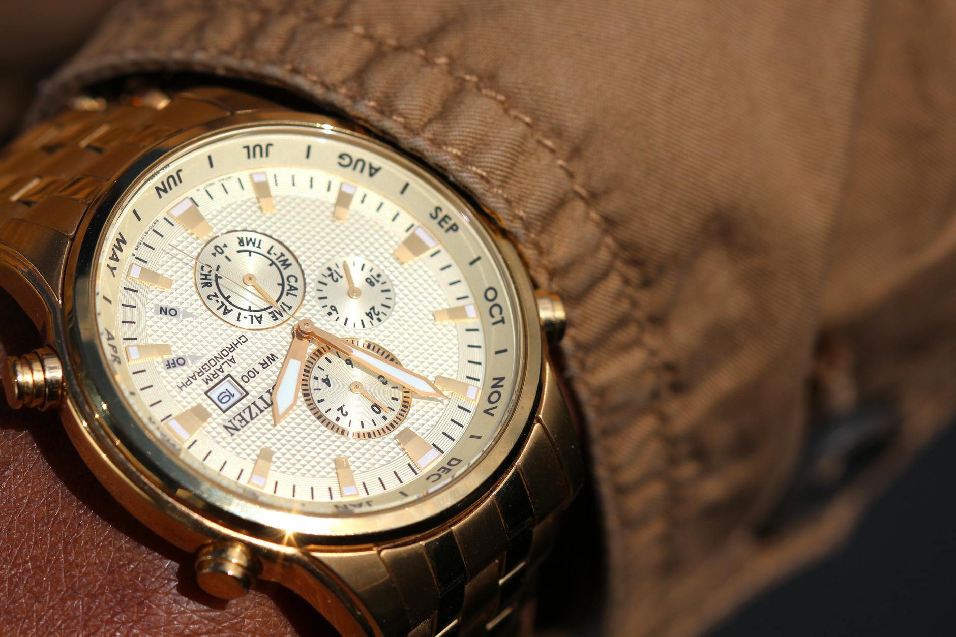 Audemars Piguet and Swatch’s New Royal Pop Watches Are Here