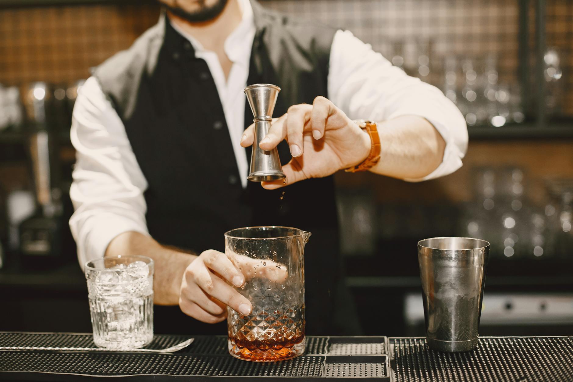 How to Make a Death in the Gulf Stream, a Hemingway-Approved Cocktail With Dutch Gin